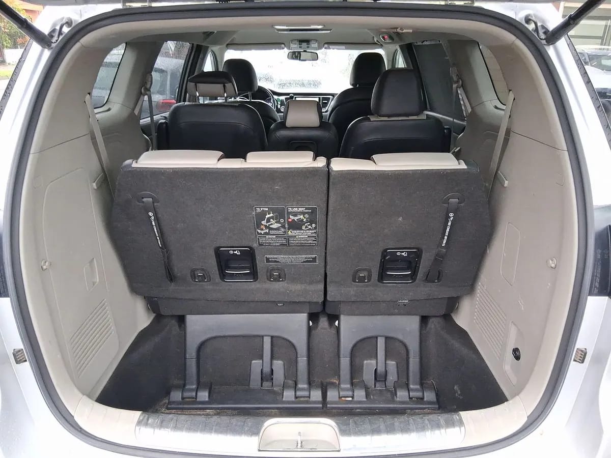 Kia Grand Carnival 2.2 Ex Diesel 4x2 8at 5p año 2020