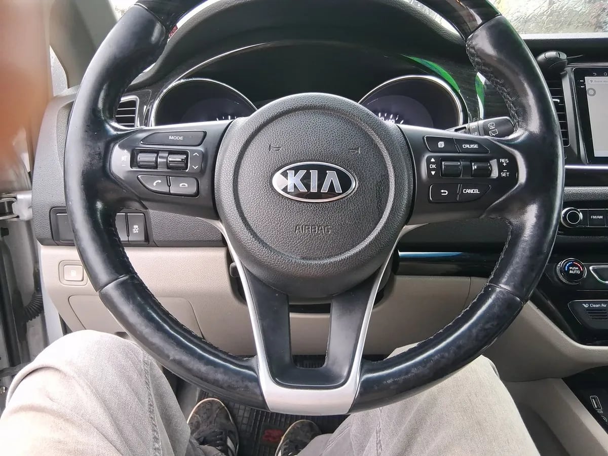 Kia Grand Carnival 2.2 Ex Diesel 4x2 8at 5p año 2020