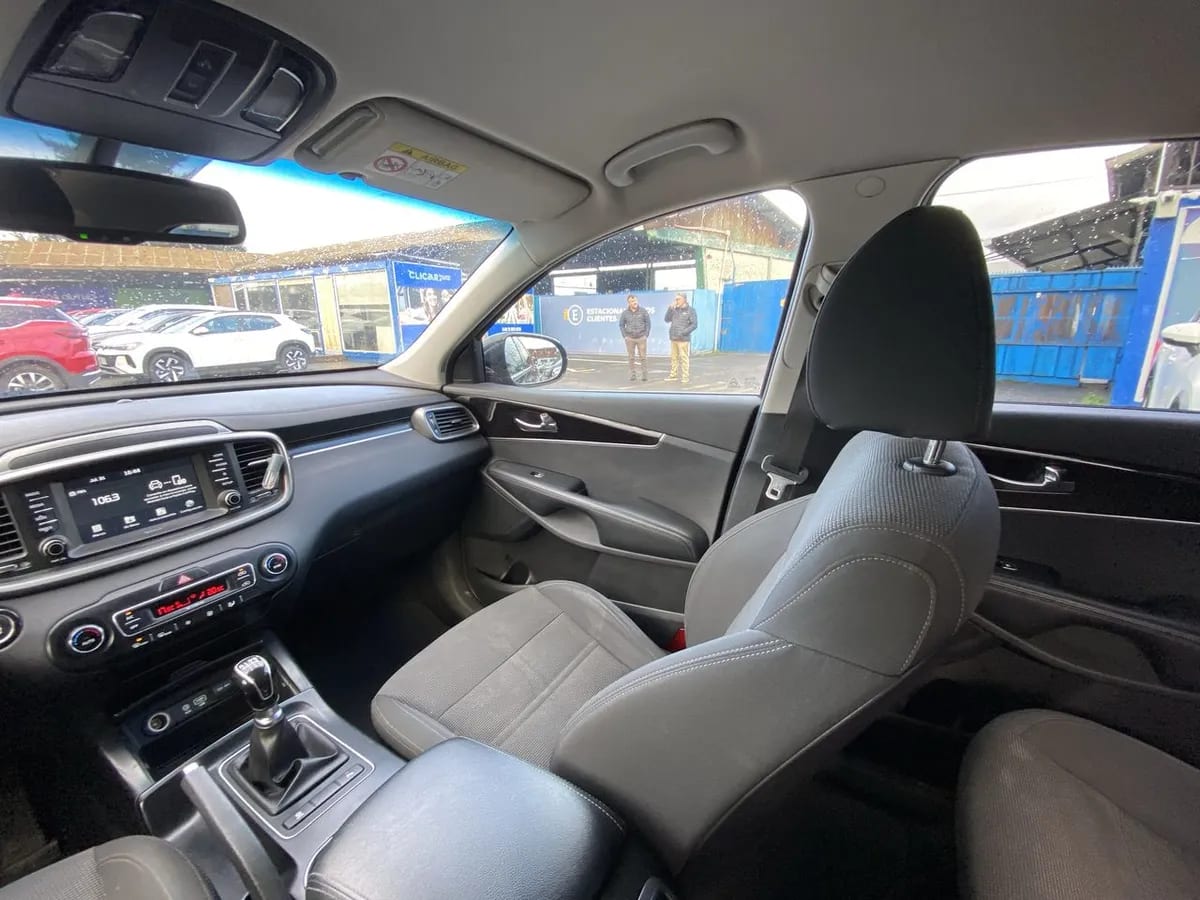 Kia Sorento 2.4 Ex 2wd Mt 5p año 2019