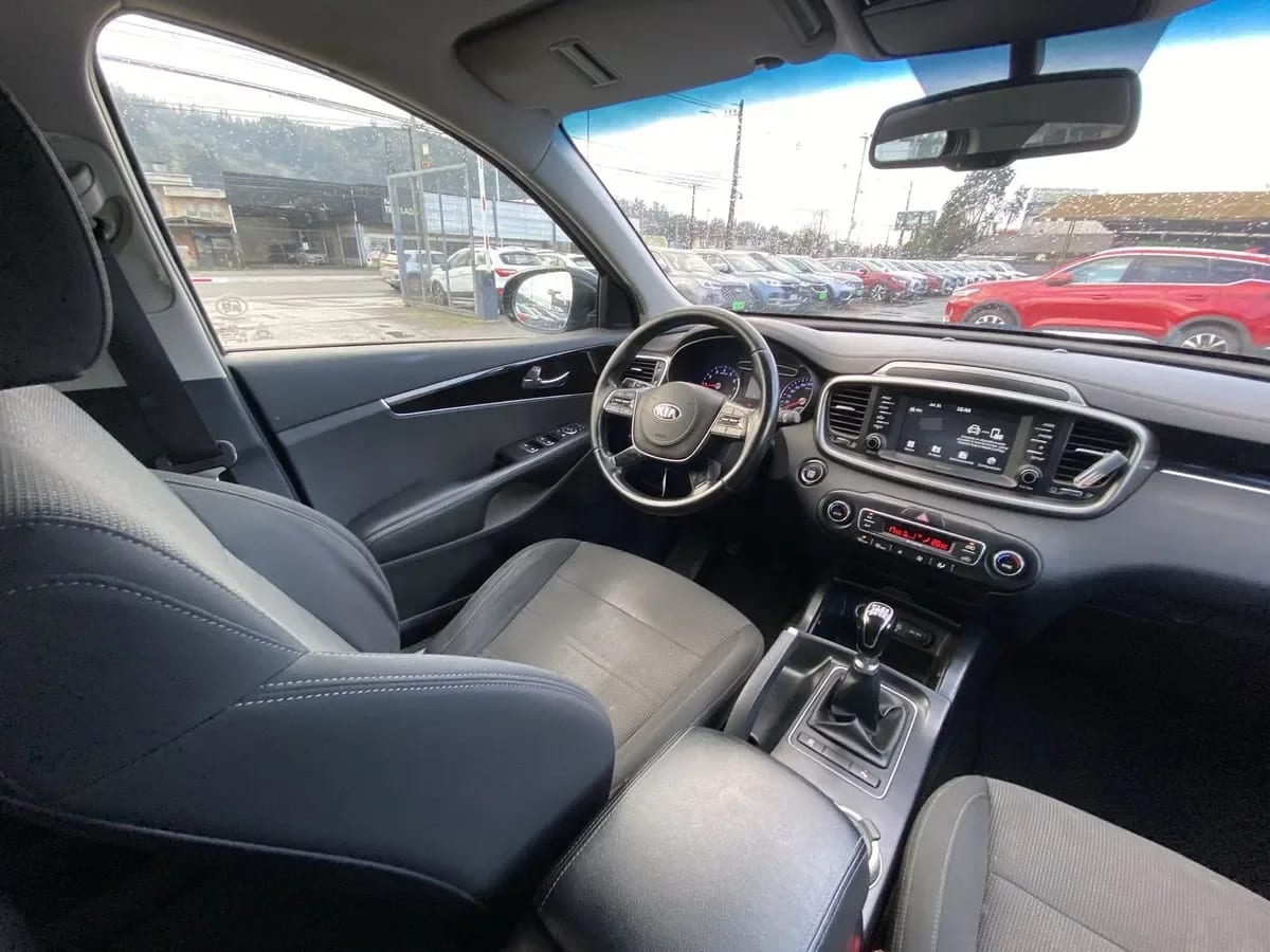 Kia Sorento 2.4 Ex 2wd Mt 5p año 2019