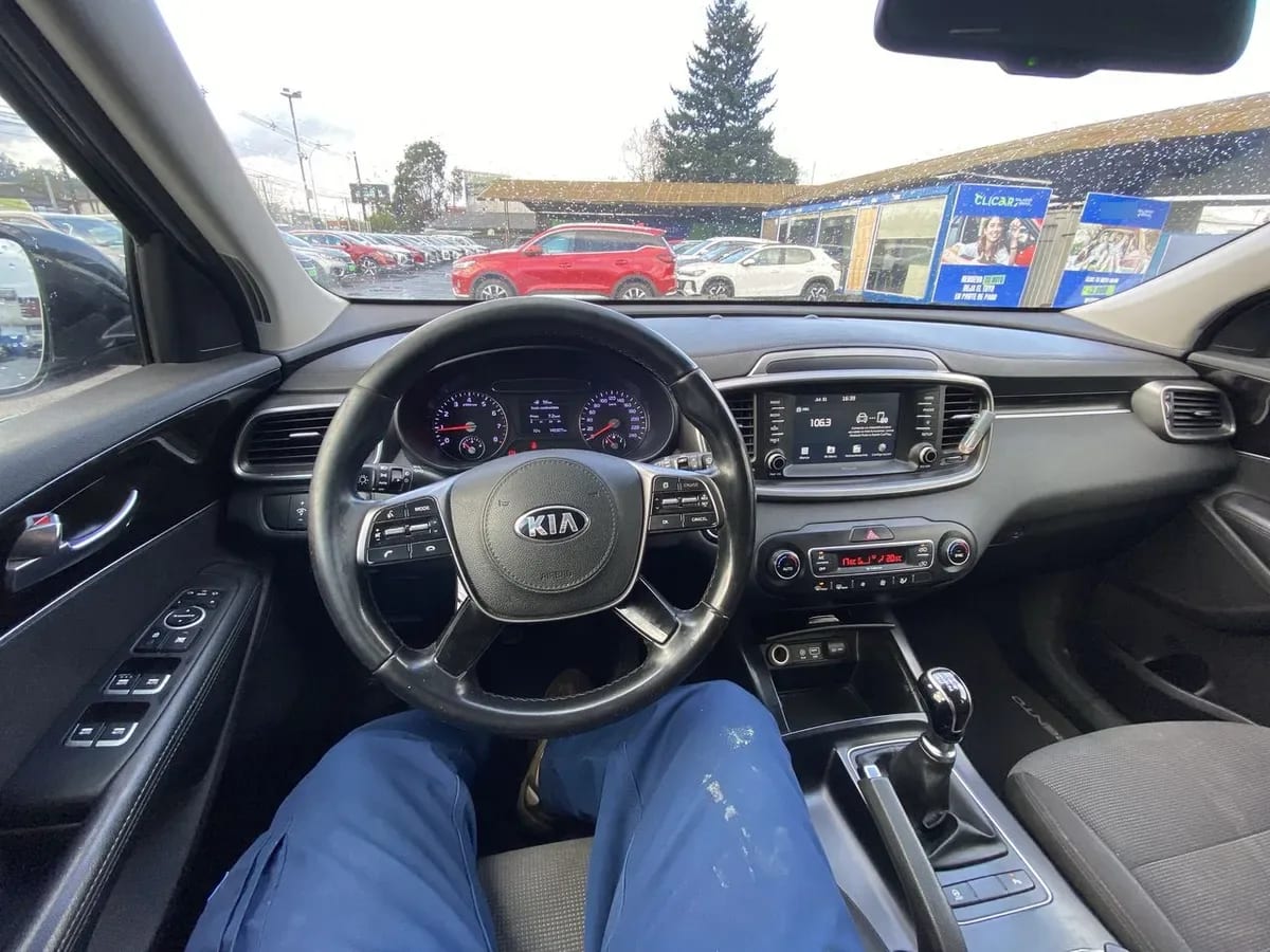 Kia Sorento 2.4 Ex 2wd Mt 5p año 2019
