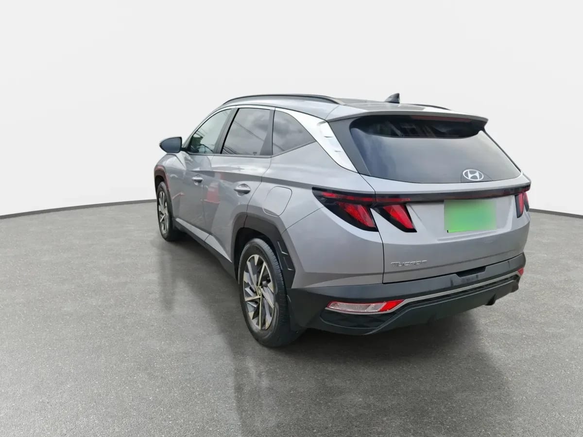Hyundai Tucson 2.0 Nx4 Plus Fl 2wd At 5p año 2025