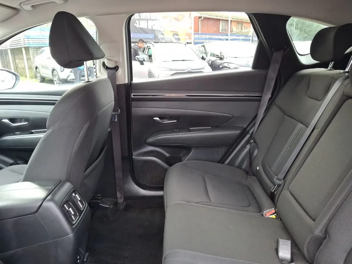 Hyundai Tucson 2.0 Nx4 Plus Fl 2wd At 5p año 2025
