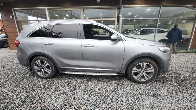 Kia Sorento 2.4 Gtl 2wd Special Pack At6 5p año 2021