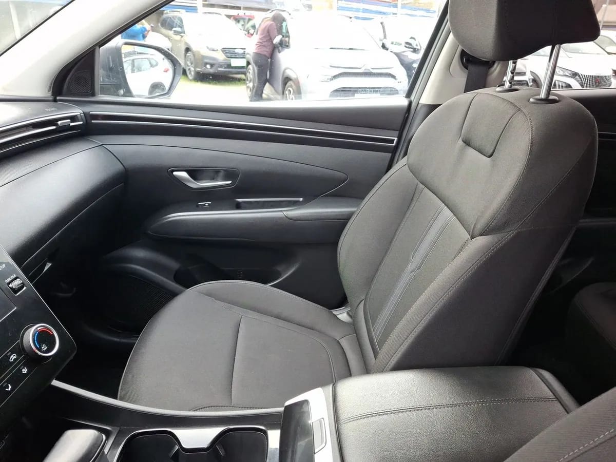 Hyundai Tucson 2.0 Nx4 Plus Fl 2wd At 5p año 2025