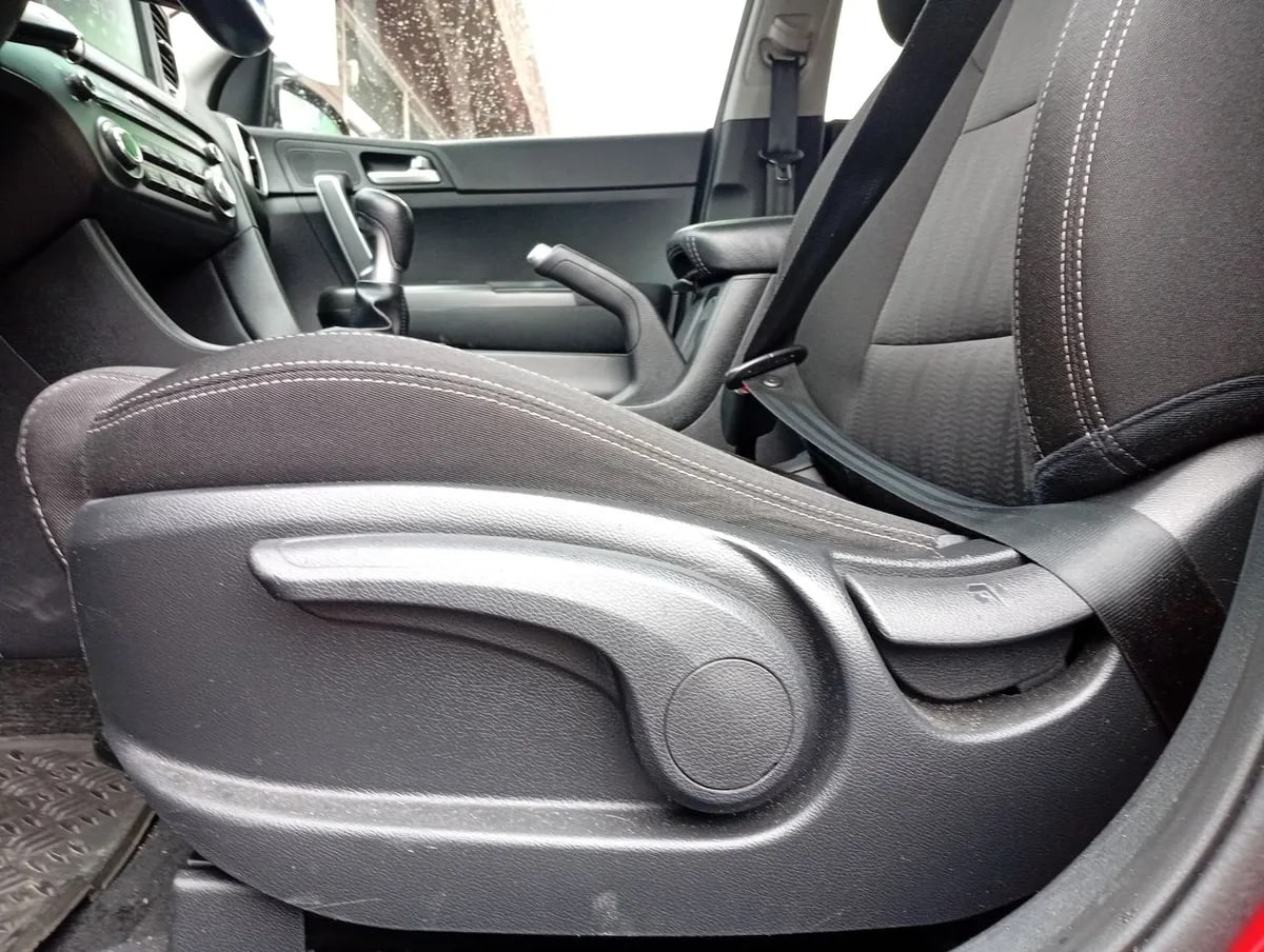 Kia Sportage 2.0 Lx 2wd 6mt 5p año 2020