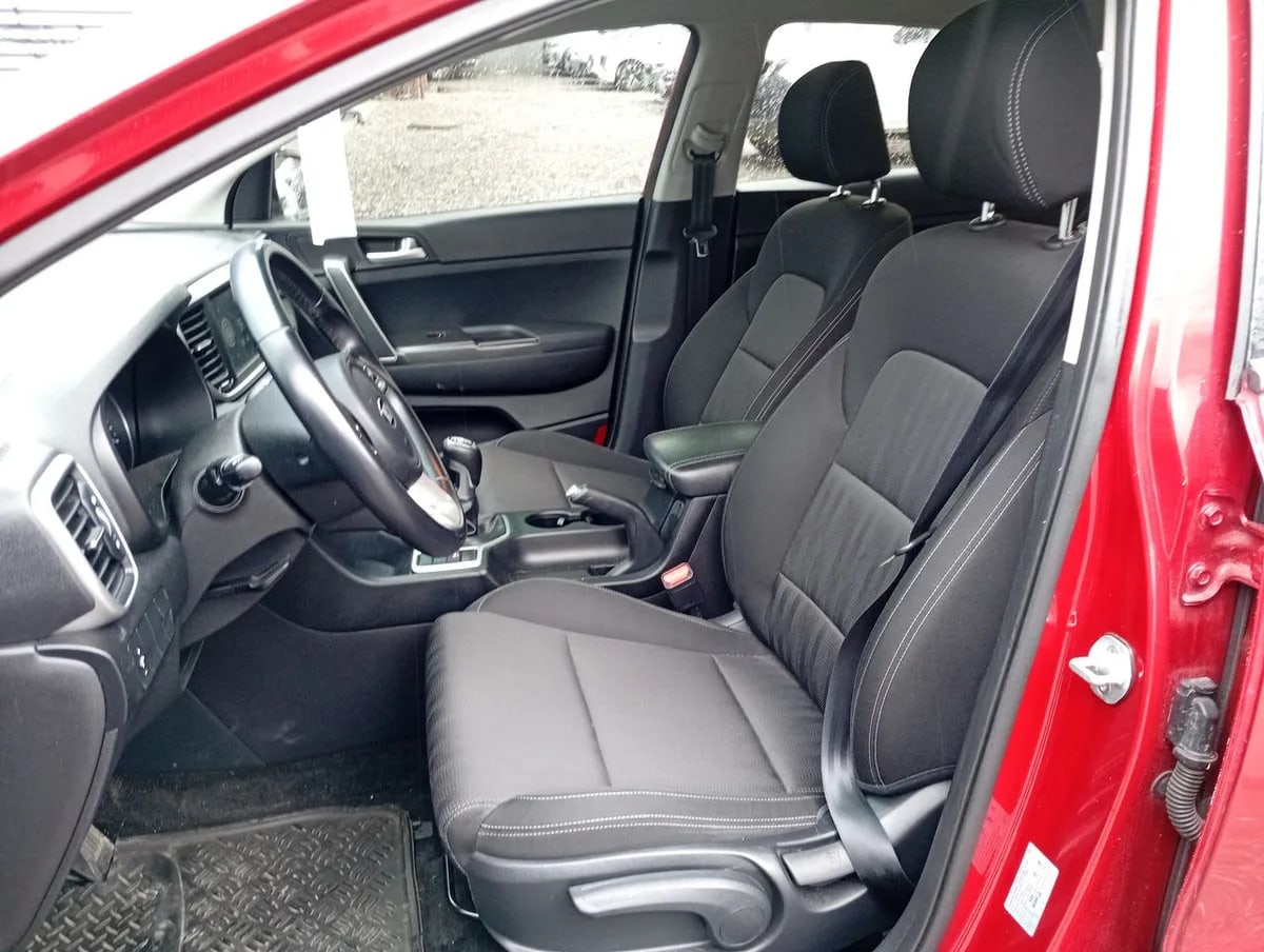 Kia Sportage 2.0 Lx 2wd 6mt 5p año 2020