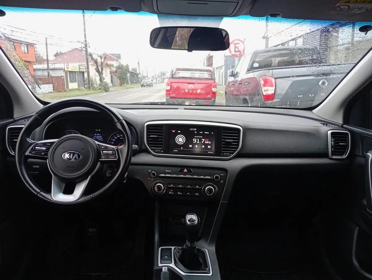 Kia Sportage 2.0 Lx 2wd 6mt 5p año 2020