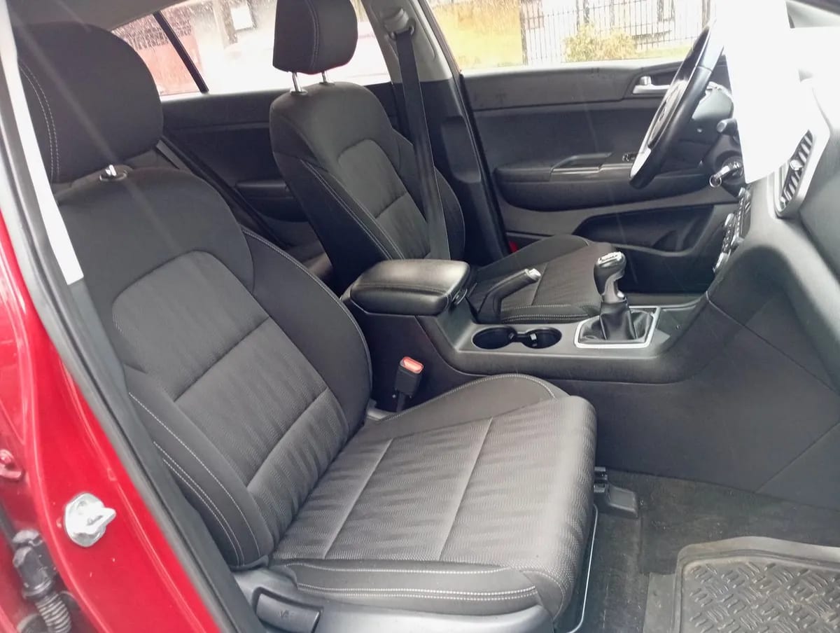 Kia Sportage 2.0 Lx 2wd 6mt 5p año 2020
