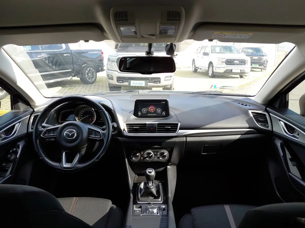 Mazda 3 2.0 Sport V Hb 6mt 5p año 2020