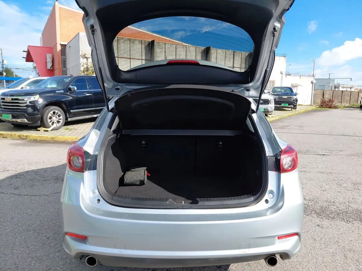 Mazda 3 2.0 Sport V Hb 6mt 5p año 2020