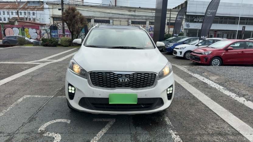 Kia Sorento 2.4 Gtl 2wd Special Pack At6 5p año 2020