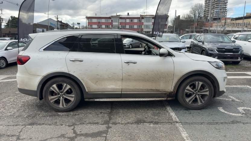 Kia Sorento 2.4 Gtl 2wd Special Pack At6 5p año 2020
