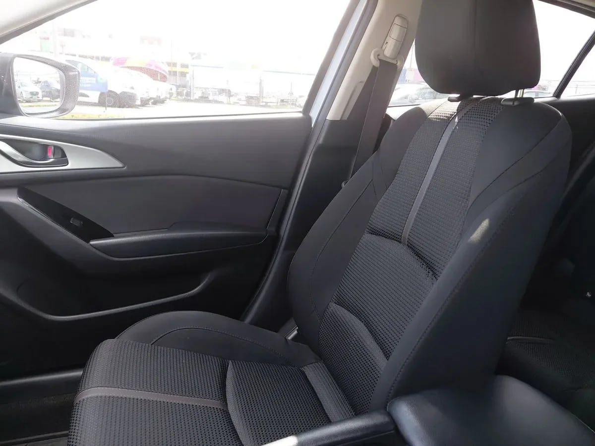 Mazda 3 2.0 Sport V Hb 6mt 5p año 2020
