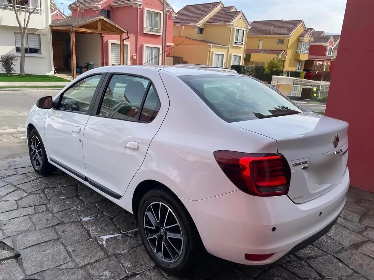 RENAULT SYMBOL 1.6 Intens Tech Mt año 2018