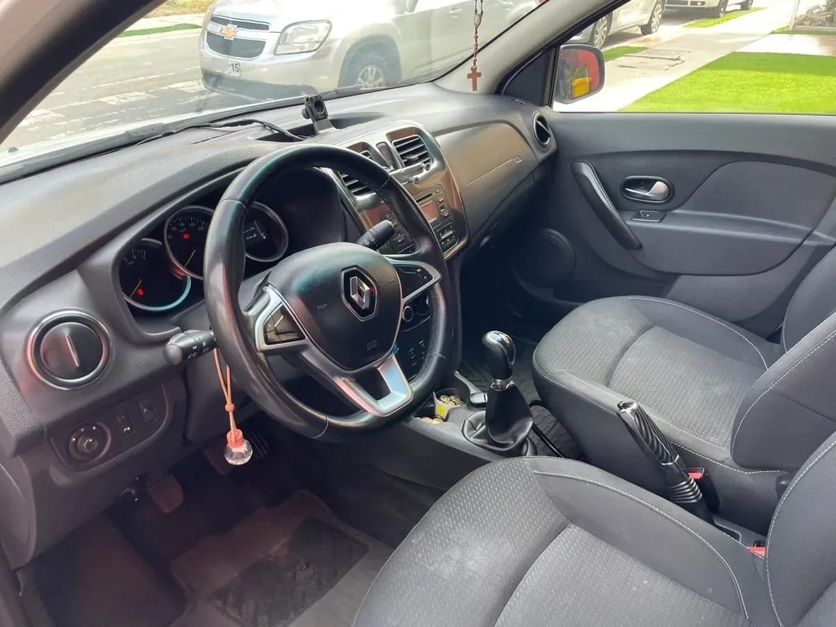 RENAULT SYMBOL 1.6 Intens Tech Mt año 2018