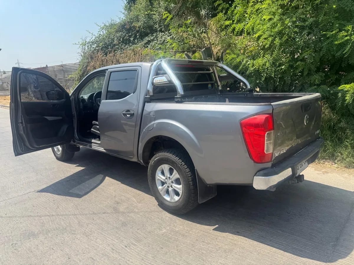 NISSAN NP300 2.3 Dsl Dc Le Mt 4wd año 2018