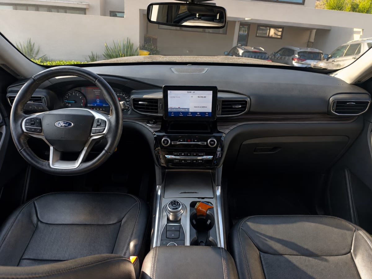 Ford Explorer Limited año 2023