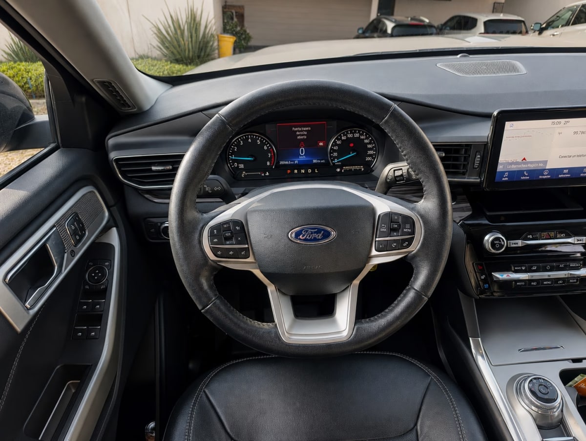 Ford Explorer Limited año 2023