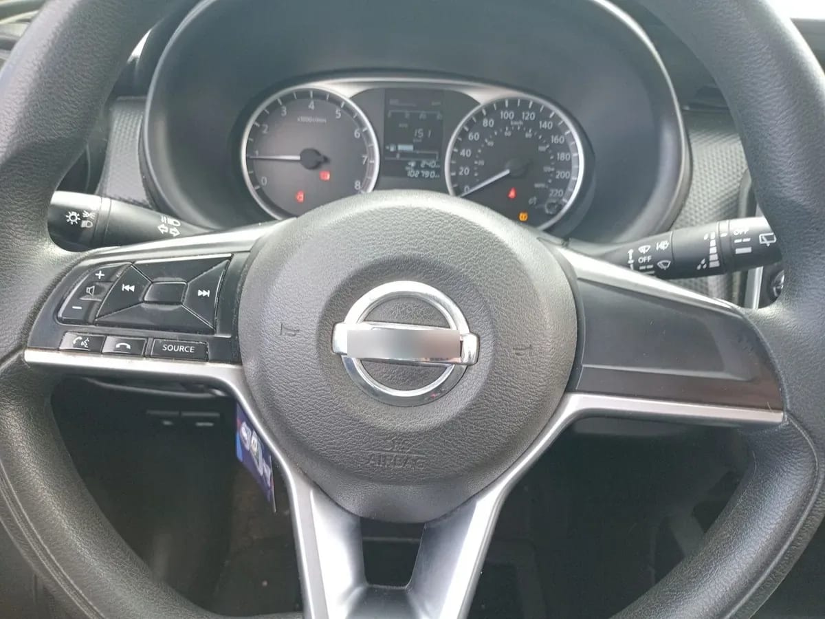 Nissan Kicks 1.6 Sense Mt 5p año 2022