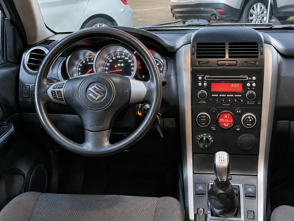 SUZUKI GRAND VITARA 2.4 Glx Winche Mt 4x4 año 2016