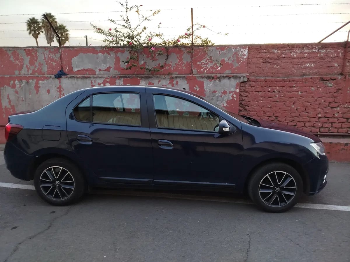 RENAULT SYMBOL 1.6 Intens Tech Mt año 2017