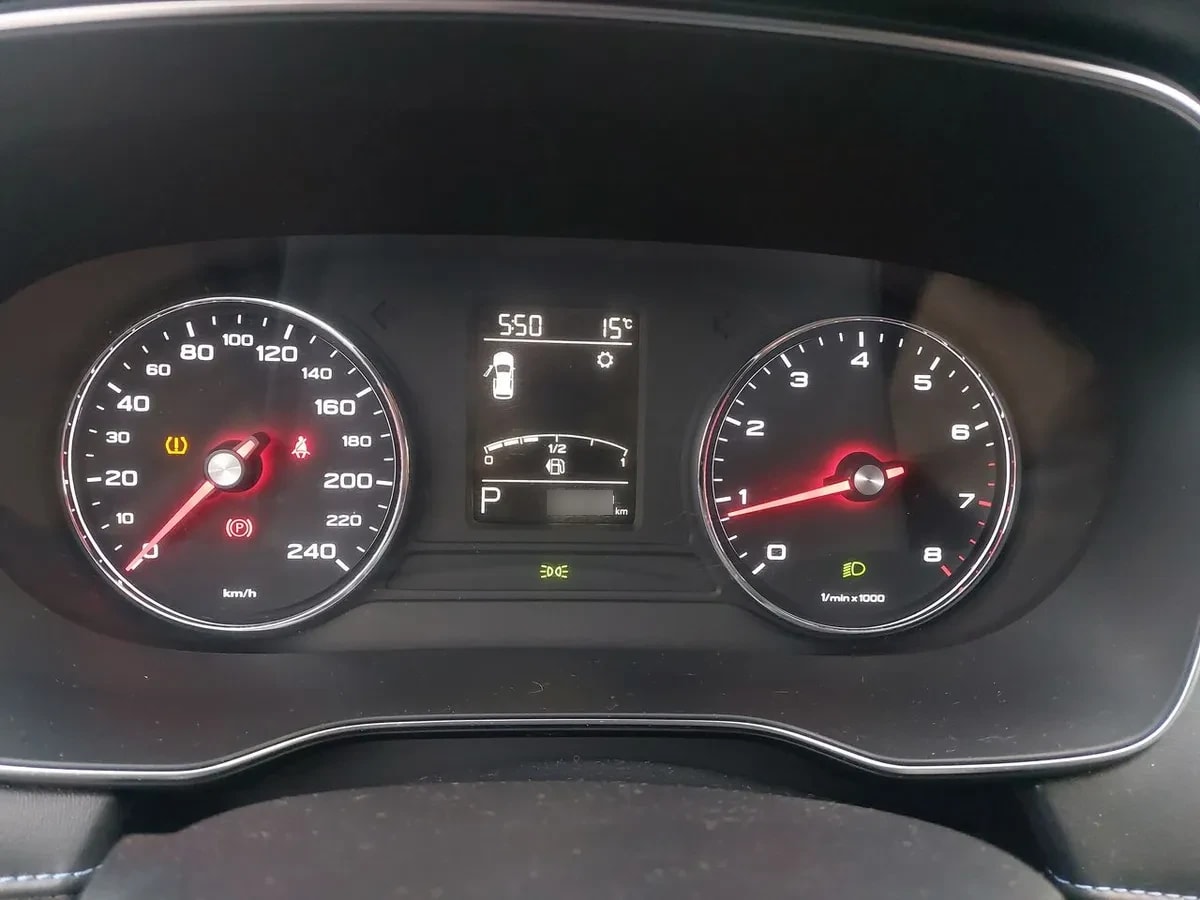 MG Mg Rx5 1.5t Com 2wd Dct At 5p año 2024