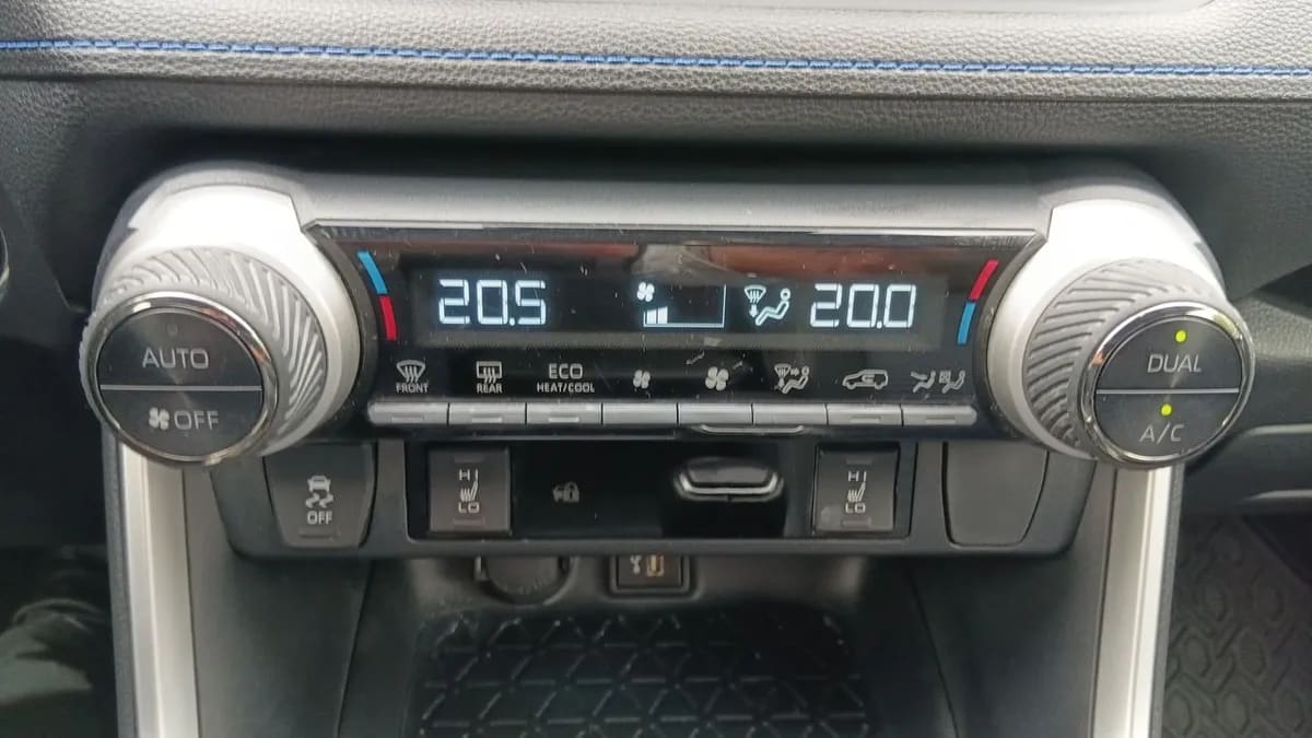 Toyota Rav 4 2.5 Xse Hybrid 4x2 Cvt At 5p año 2024