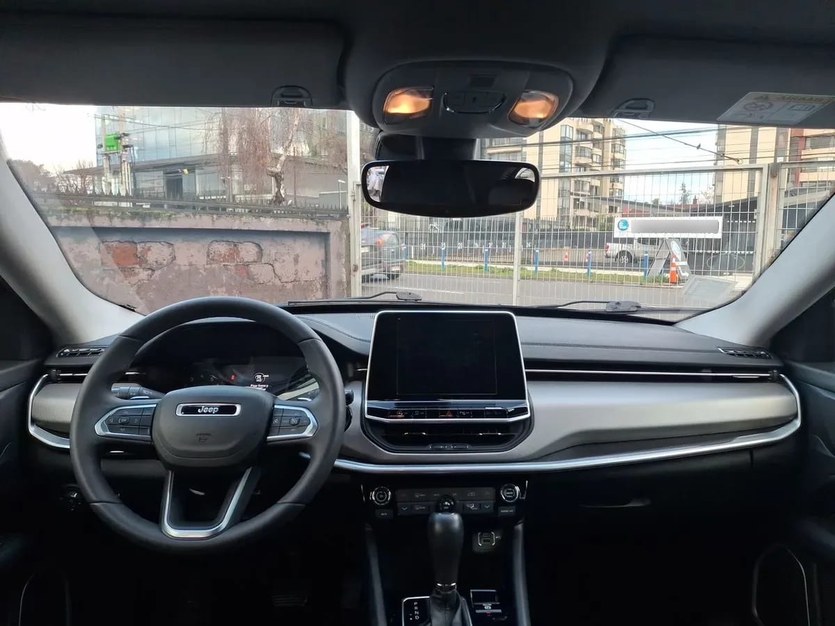 Jeep Compass 1.3 Longitude 4x2 At 5p año 2024