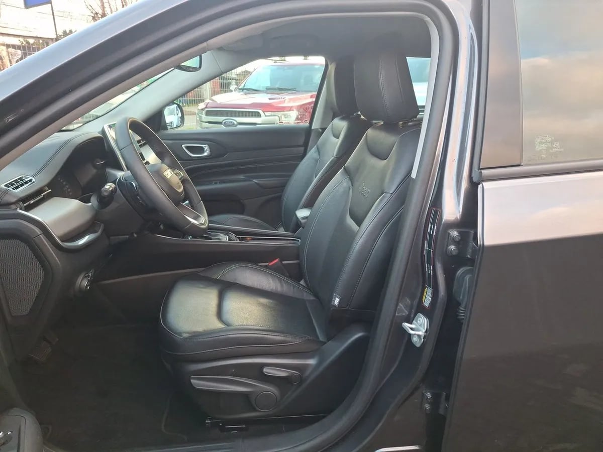 Jeep Compass 1.3 Longitude 4x2 At 5p año 2024