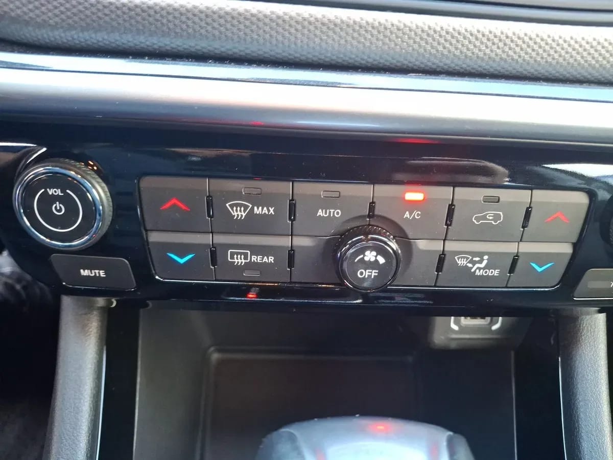Jeep Compass 1.3 Longitude 4x2 At 5p año 2024