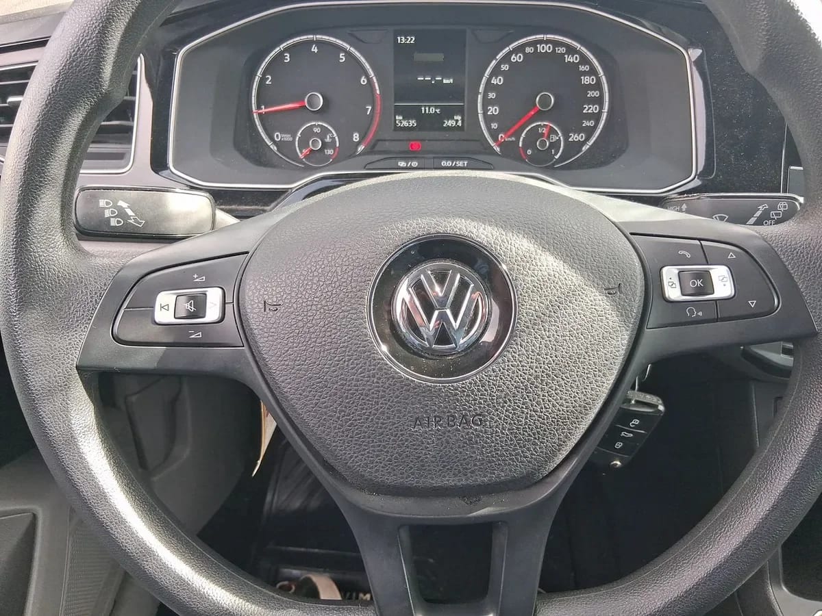 Volkswagen Polo 1.6 Comfortline 4x2 Mt5 5p año 2022
