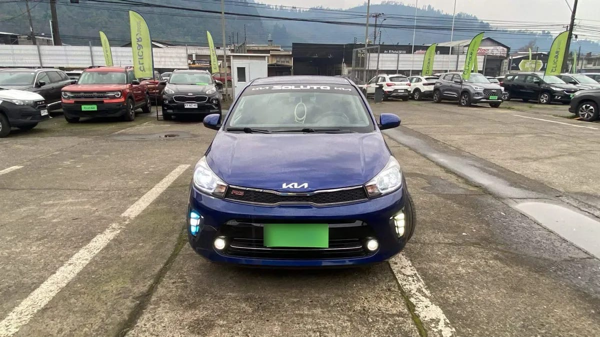 Kia Soluto 1.4 Lx 4x2 E6 Mt 4p año 2023