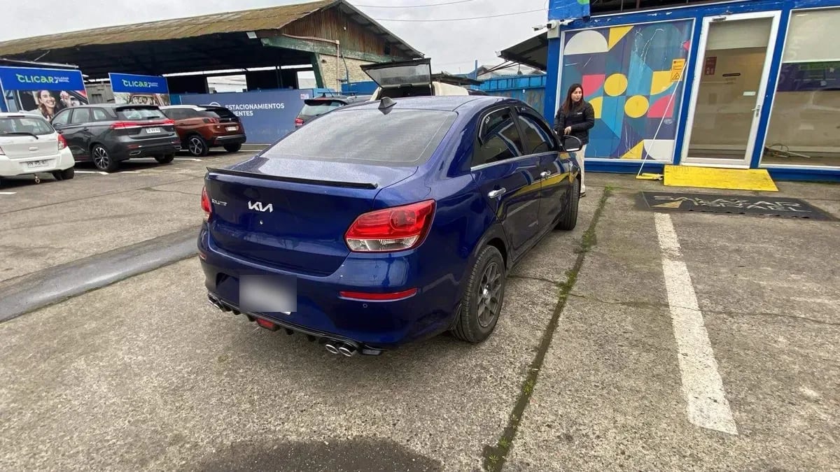Kia Soluto 1.4 Lx 4x2 E6 Mt 4p año 2023