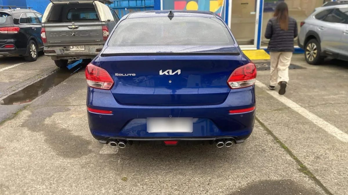 Kia Soluto 1.4 Lx 4x2 E6 Mt 4p año 2023
