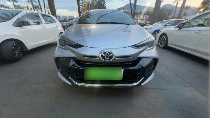 Toyota Yaris 1.5 Sport 4x2 Hb Mt 5p año 2024