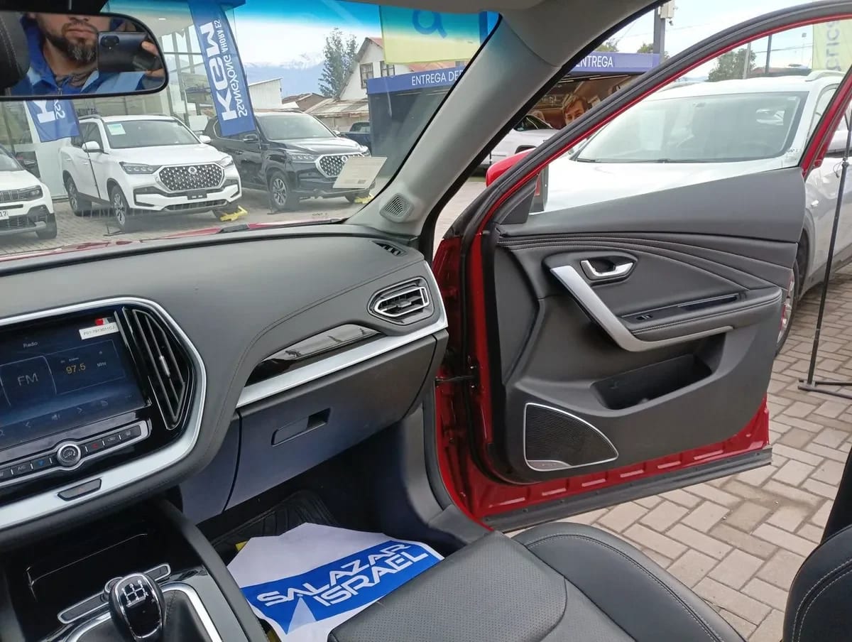 Jetour X70 1.5t Lux 4x2 Mt 5p año 2024