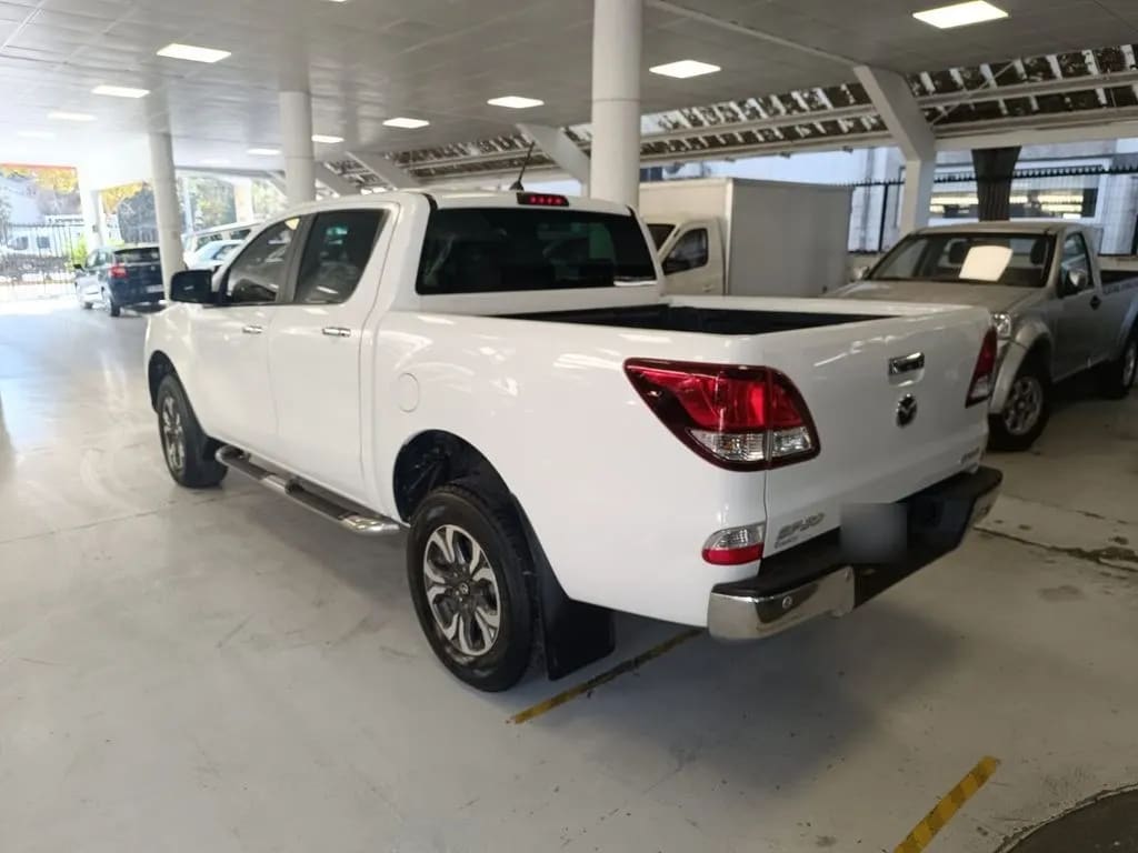 Mazda Bt-50 Dcab 4x4 2.2 Mt año 2021