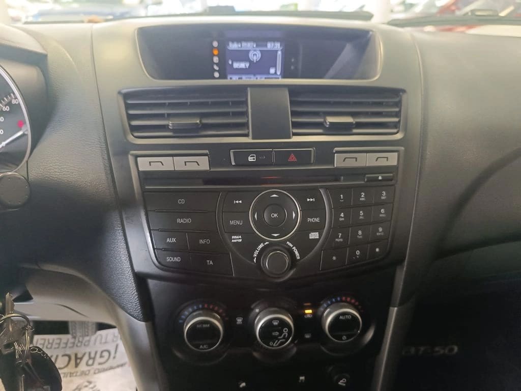 Mazda Bt-50 Dcab 4x4 2.2 Mt año 2021