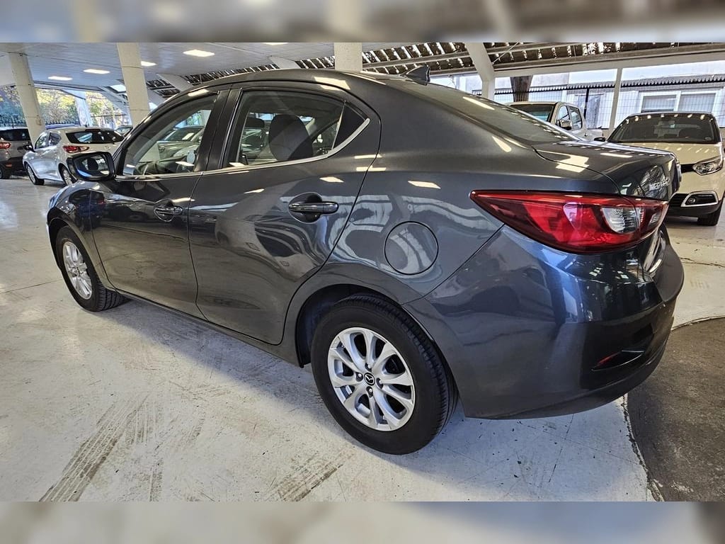 Mazda 2 Sedan Mazda New 2 1.5 año 2016