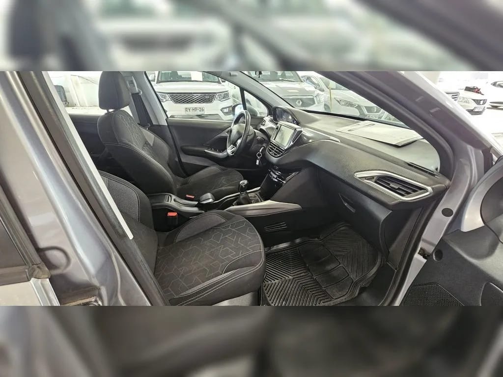 Peugeot 208 Peugeot 2008 Active Bluehdi 1.6 año 2019