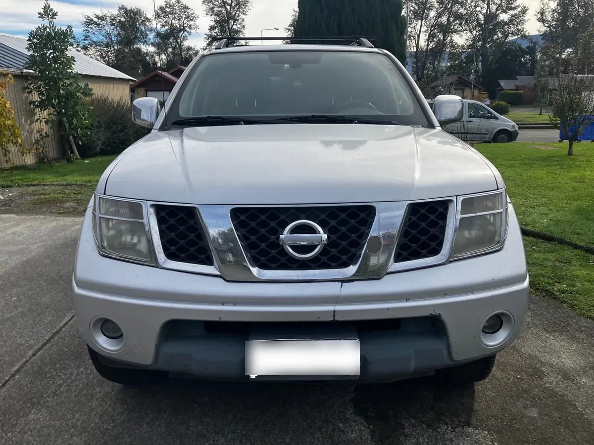 NISSAN NAVARA 2.5 Le 4x2 Mt Dsl año 2011