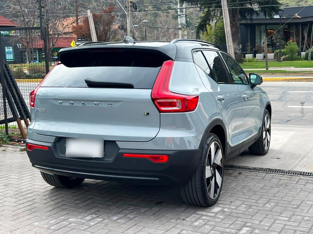 Volvo Ex40 P8 Awd año 2025