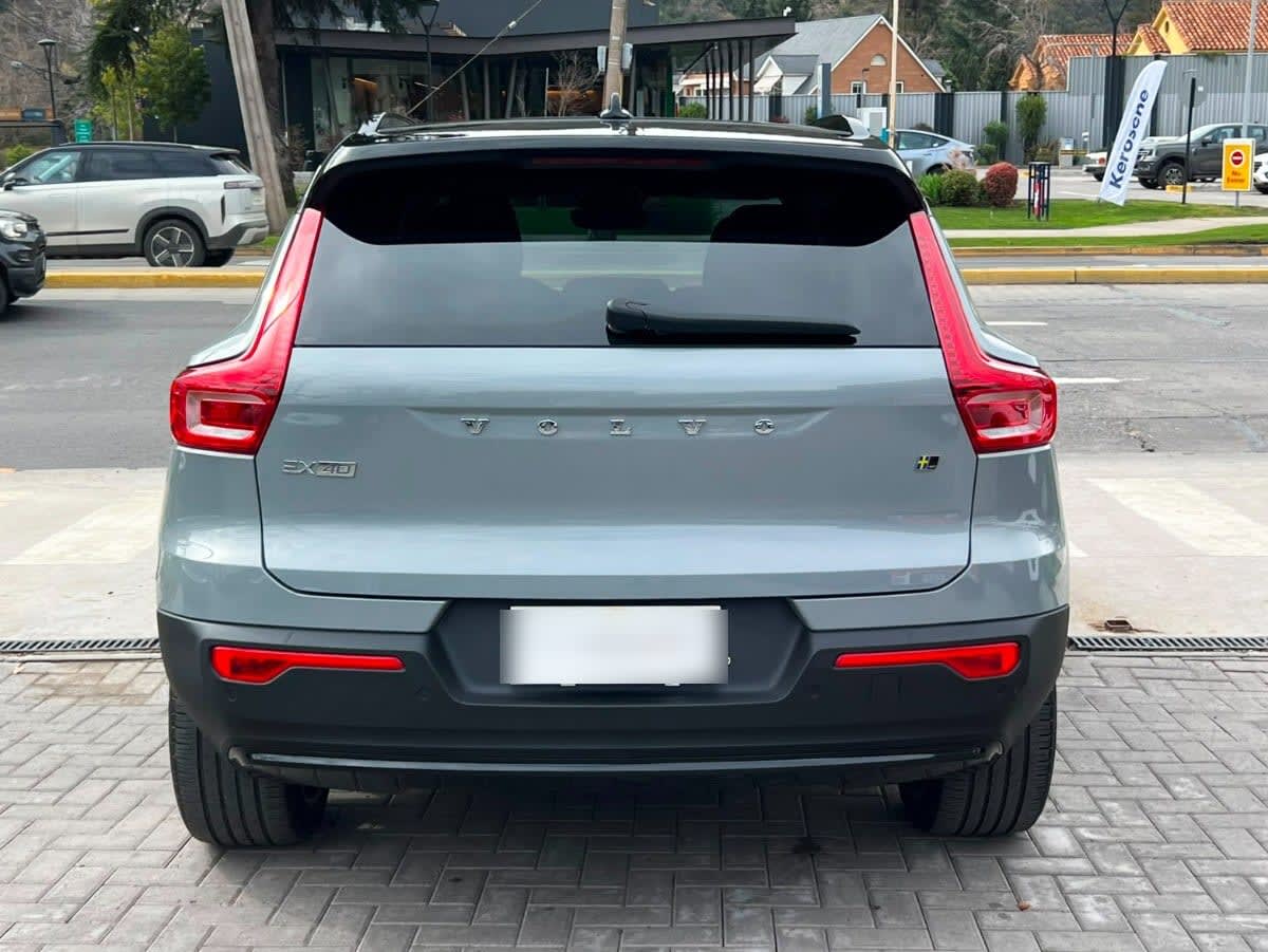 Volvo Ex40 P8 Awd año 2025