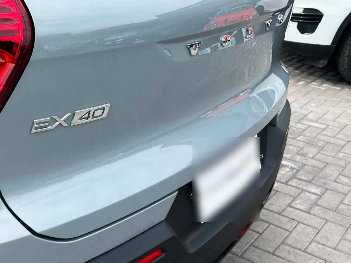 Volvo Ex40 P8 Awd año 2025