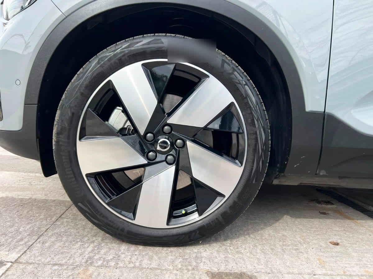 Volvo Ex40 P8 Awd año 2025