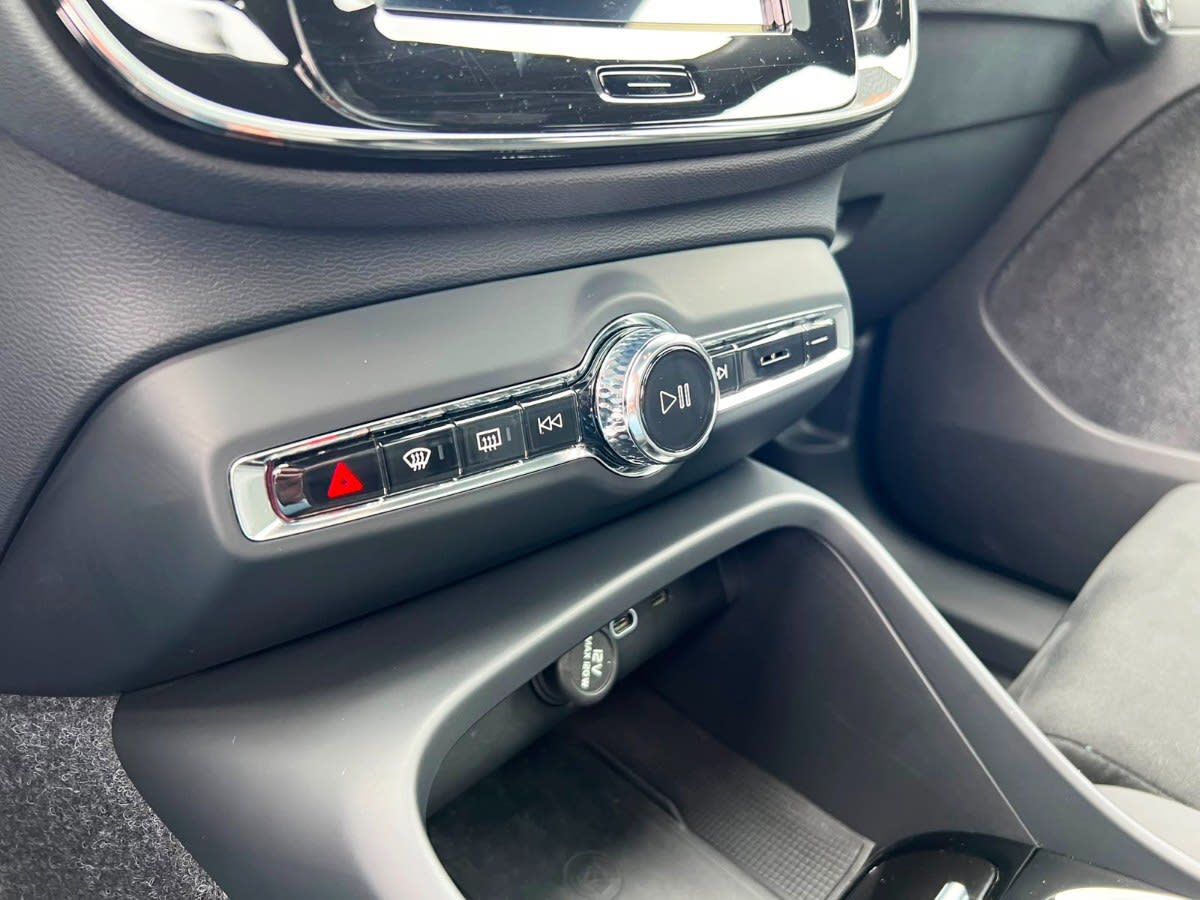 Volvo Ex40 P8 Awd año 2025
