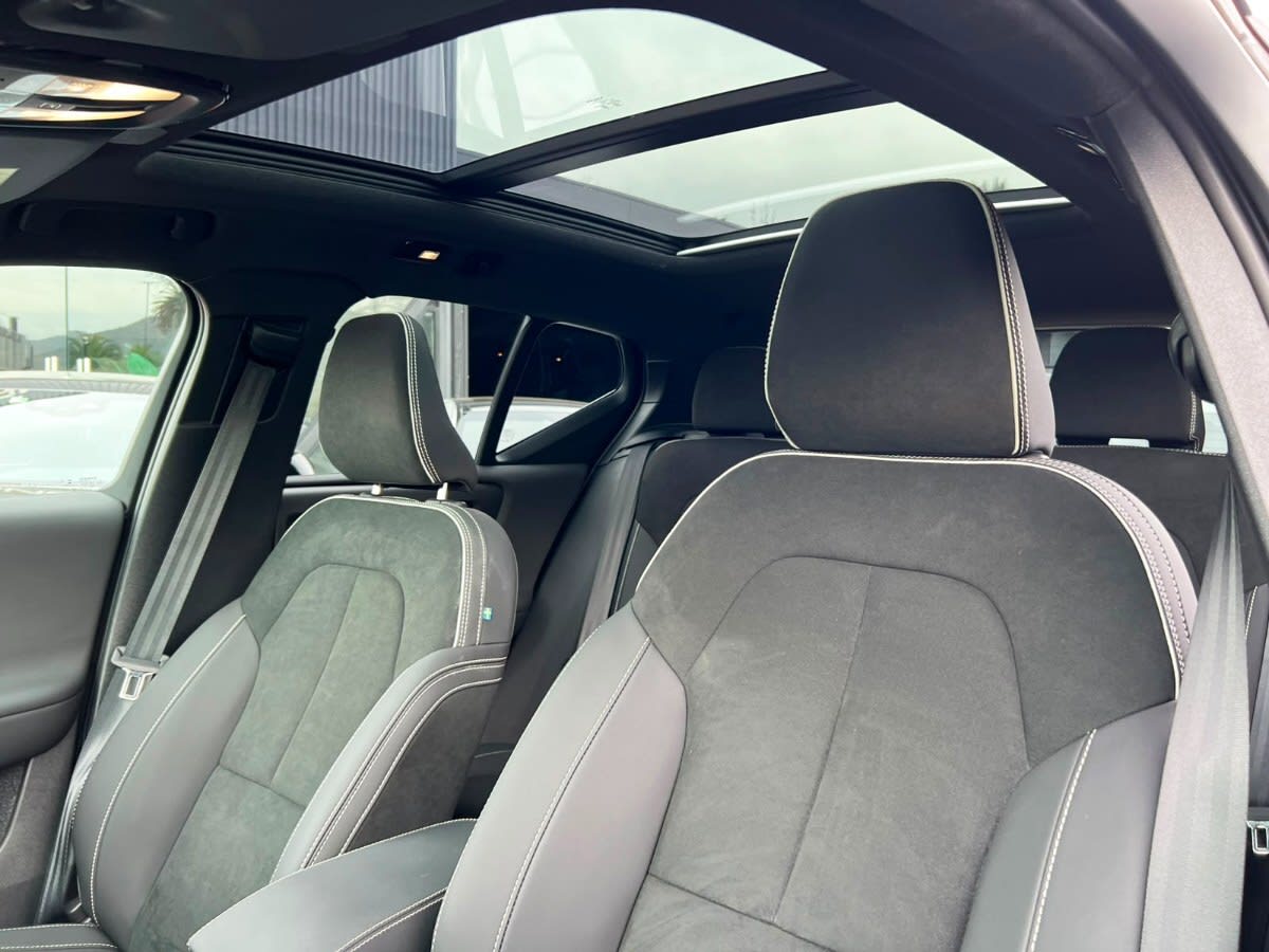 Volvo Ex40 P8 Awd año 2025