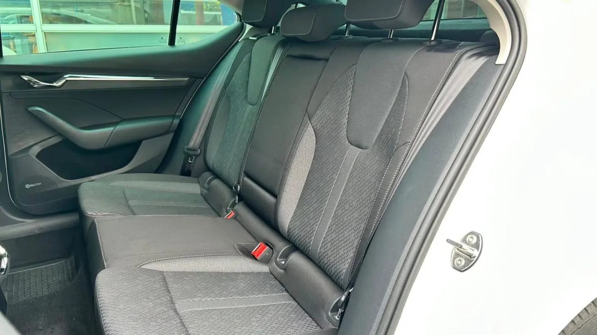 Skoda Octavia 1.4 Tsi Ambition 4x2 Tiptronic At8 5p año 2025