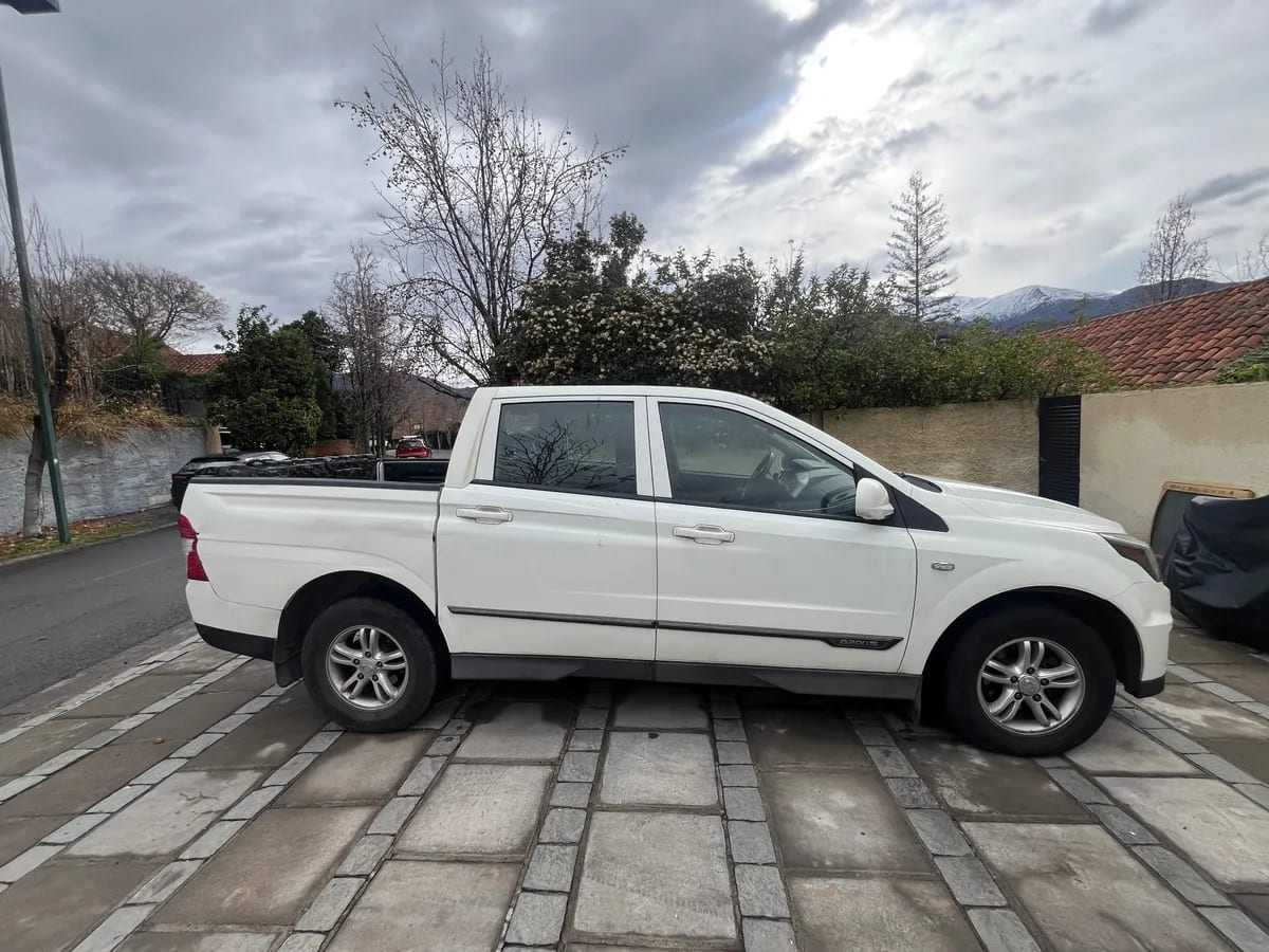 SSANGYONG ACTYON SPORTS 2.0 6as611 Mt Diesel año 2017